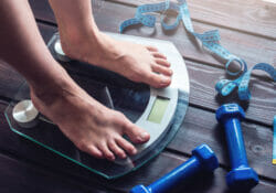 should you weigh yourself every day
